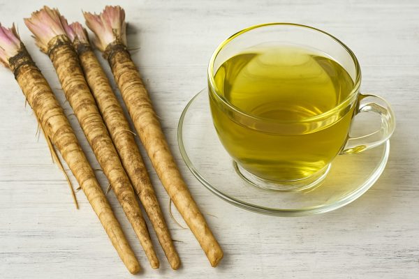 🌿 Raíz de Bardana Mayor: El Depurativo Natural que Fortalece tu Cuerpo Desde Adentro